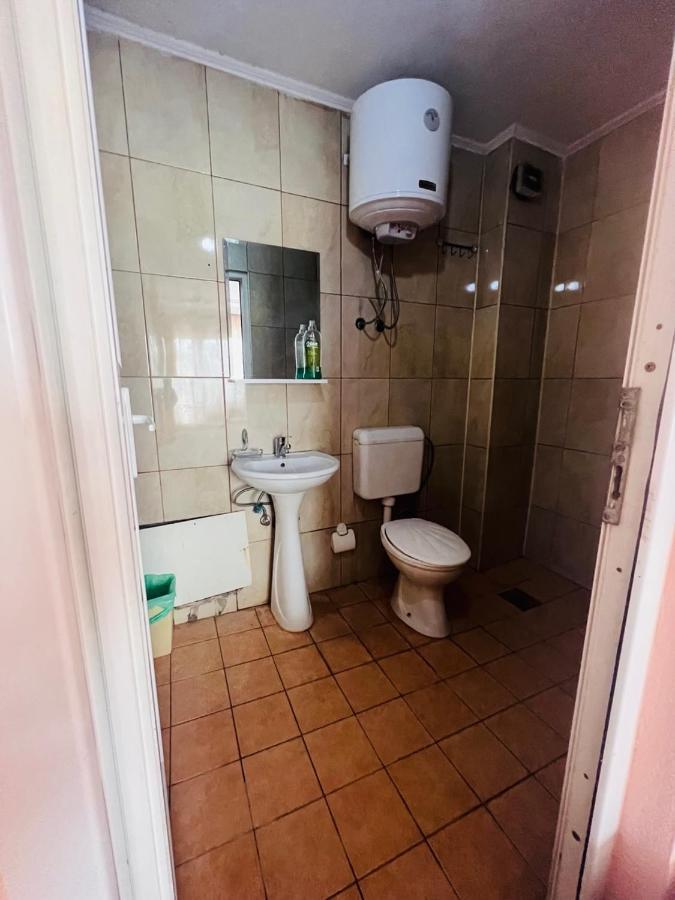 Guest House Velania Pristina Kültér fotó
