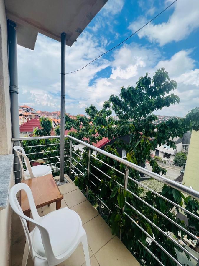 Guest House Velania Pristina Kültér fotó