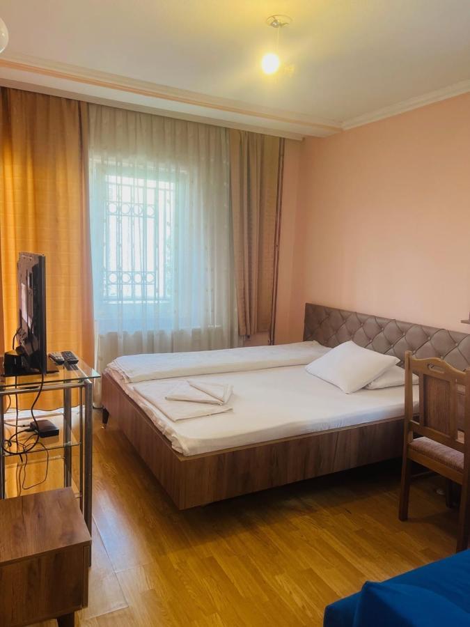 Guest House Velania Pristina Kültér fotó