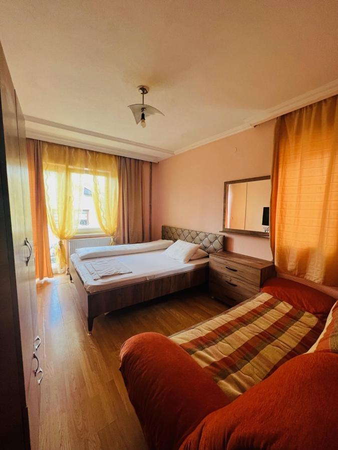 Guest House Velania Pristina Kültér fotó