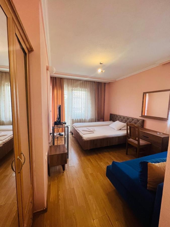 Guest House Velania Pristina Kültér fotó