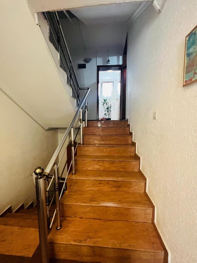 Guest House Velania Pristina Kültér fotó