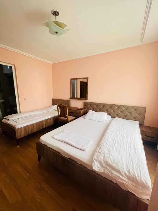 Guest House Velania Pristina Kültér fotó